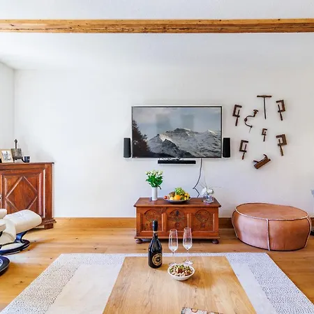 Le Manoir 5 Apartment